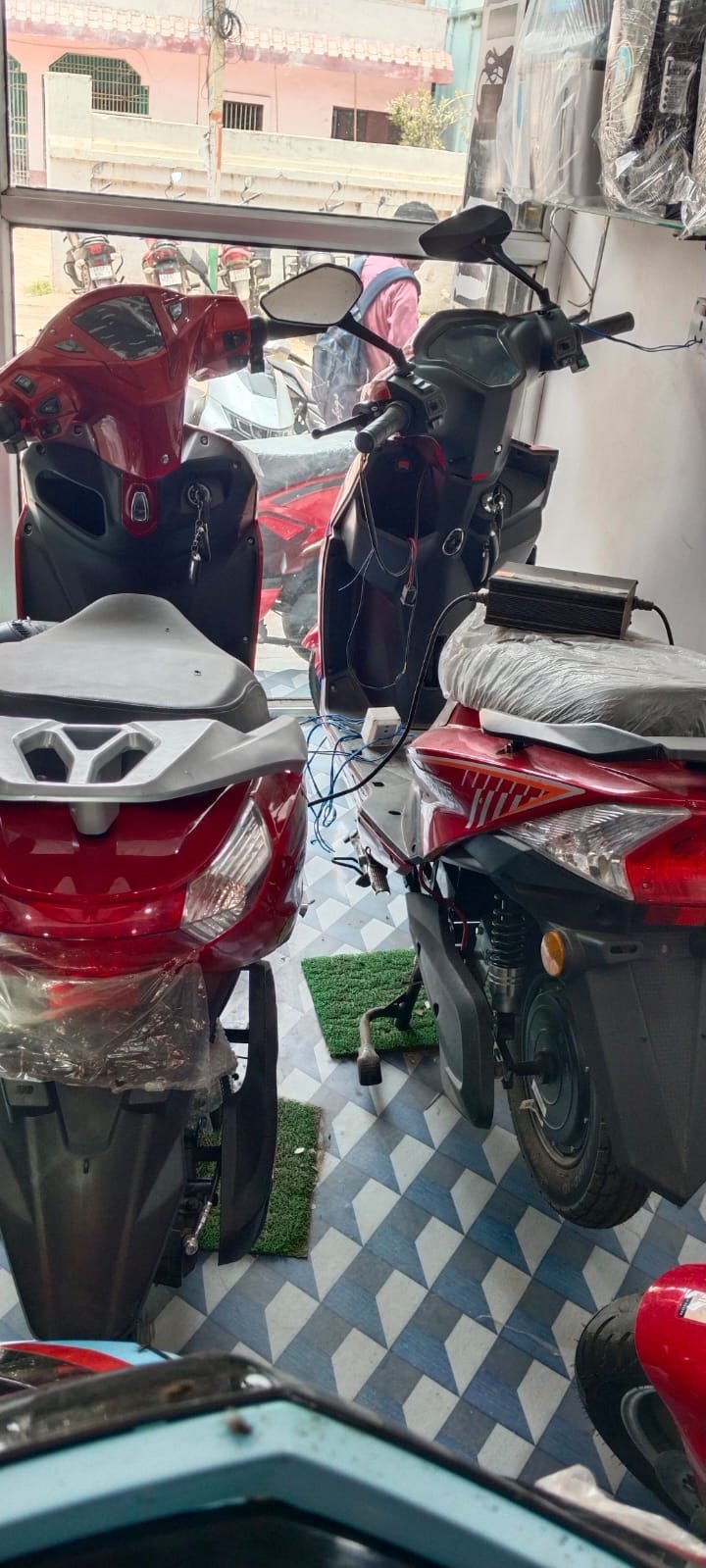 Best Electric Scooty Showroom Centre in Darbhanga 7493941947 RO House
